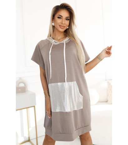  591-1 Kangaroo dress with hood and metallic details Mocha Mousse | Numoco Basic 